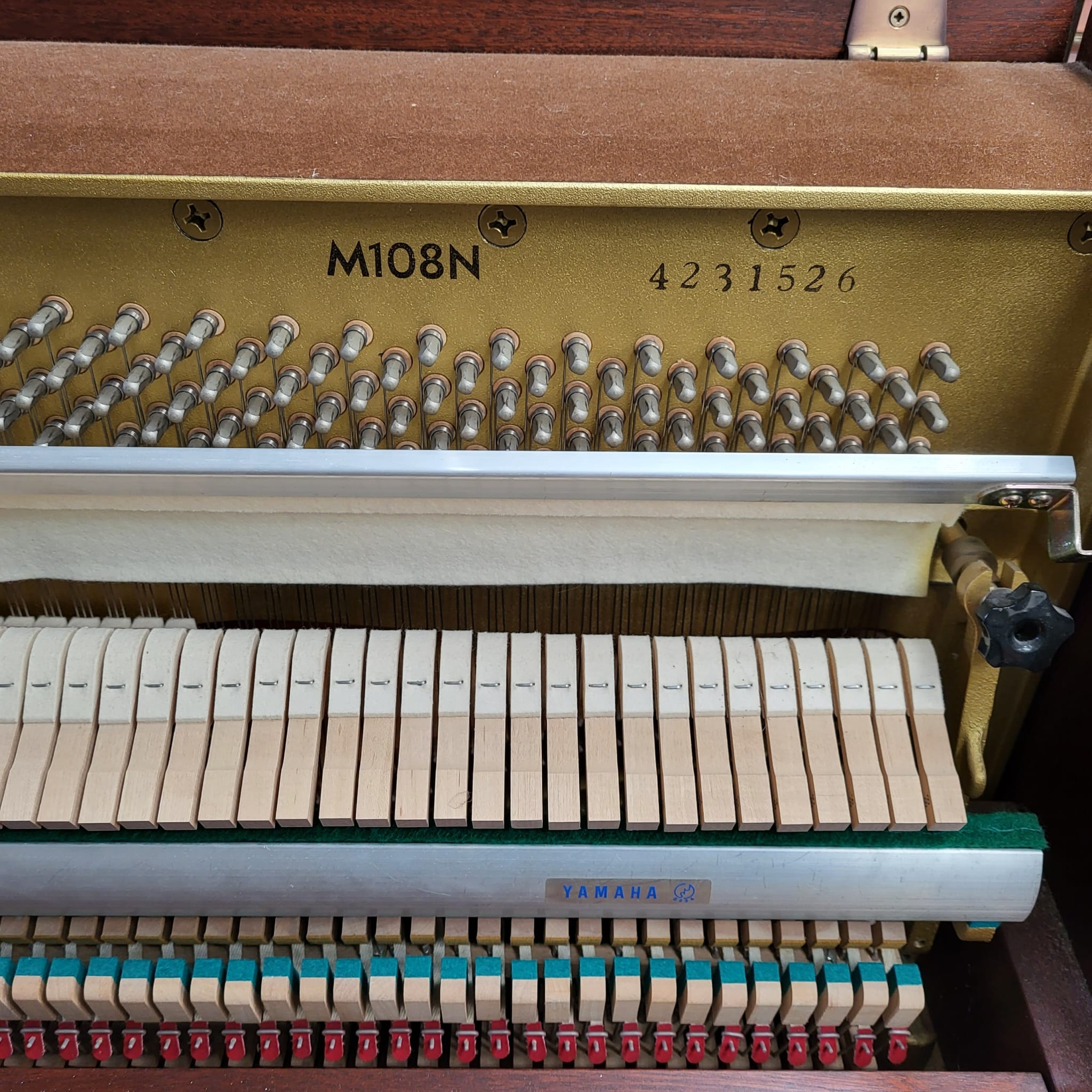 Yamaha M108N