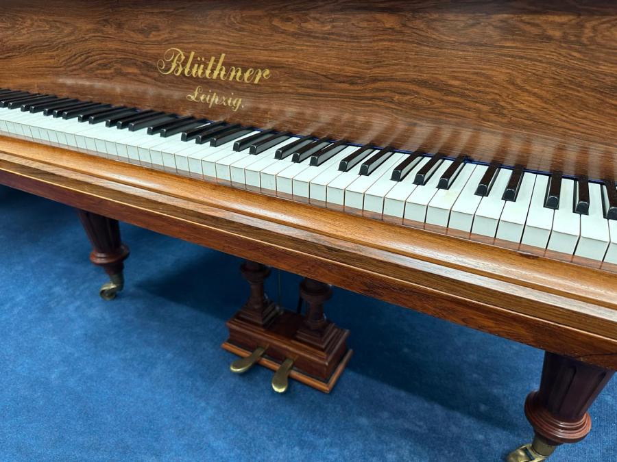 Bluthner VIII grand Piano in rosewood – Gallery image – Roberts Pianos Oxford