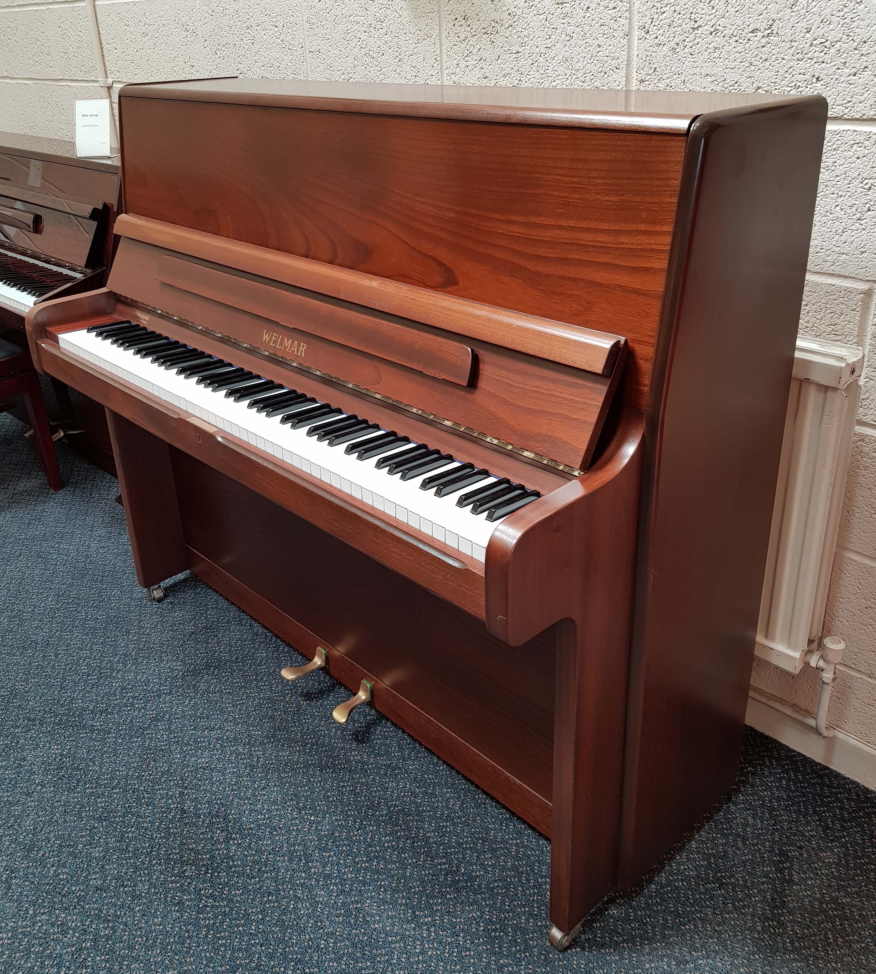 Welmar upright Piano in mahogany – Gallery image – Roberts Pianos Oxford