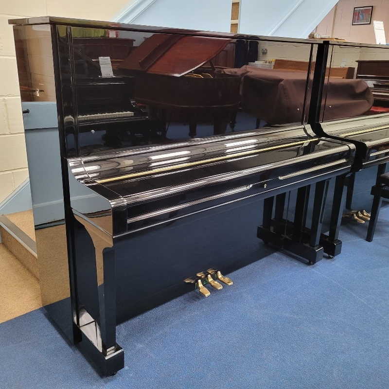 Yamaha U3G upright Piano in black polyester – Gallery image – Roberts Pianos Oxford