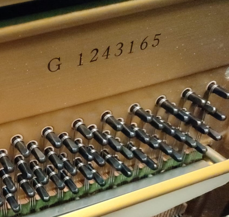 Yamaha U3G upright Piano in black polyester – Gallery image – Roberts Pianos Oxford