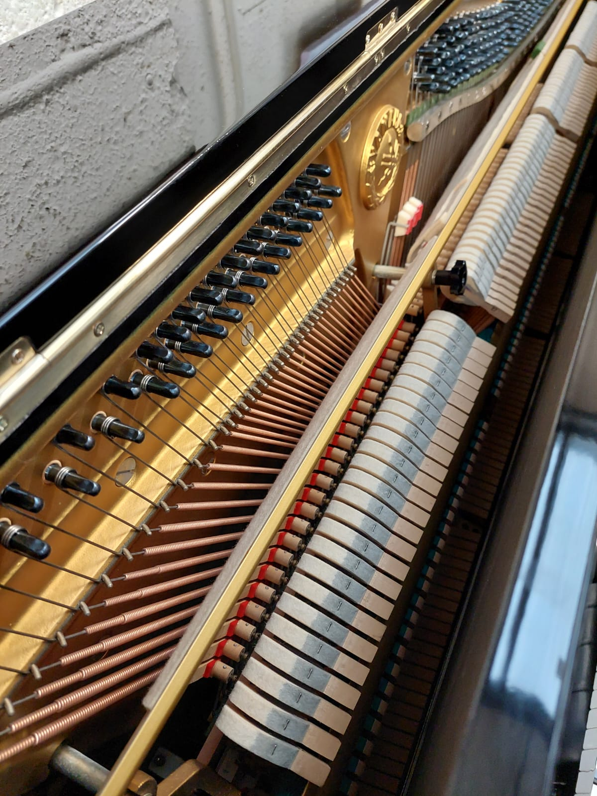 Yamaha U3G upright Piano in Black – Gallery image – Roberts Pianos Oxford