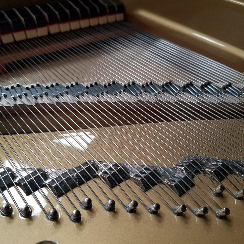 Yamaha CF concert grand Piano in bright black – Gallery image – Roberts Pianos Oxford