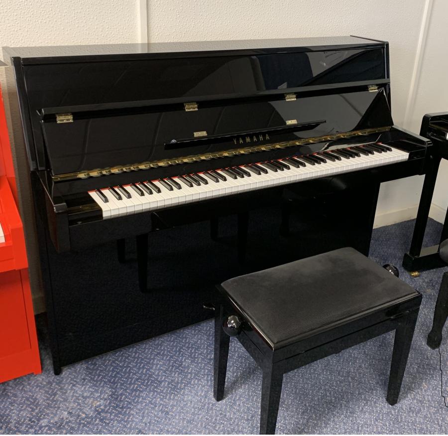 Yamaha C110A upright Piano in bright black – Featured image – Roberts Pianos Oxford