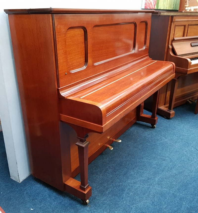 Steinway K