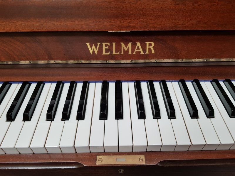 Welmar upright Piano in mahogany – Gallery image – Roberts Pianos Oxford