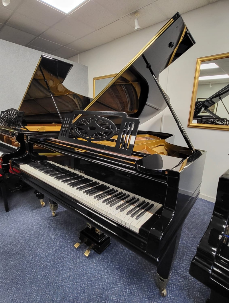 Grotrian Steinweg model 220