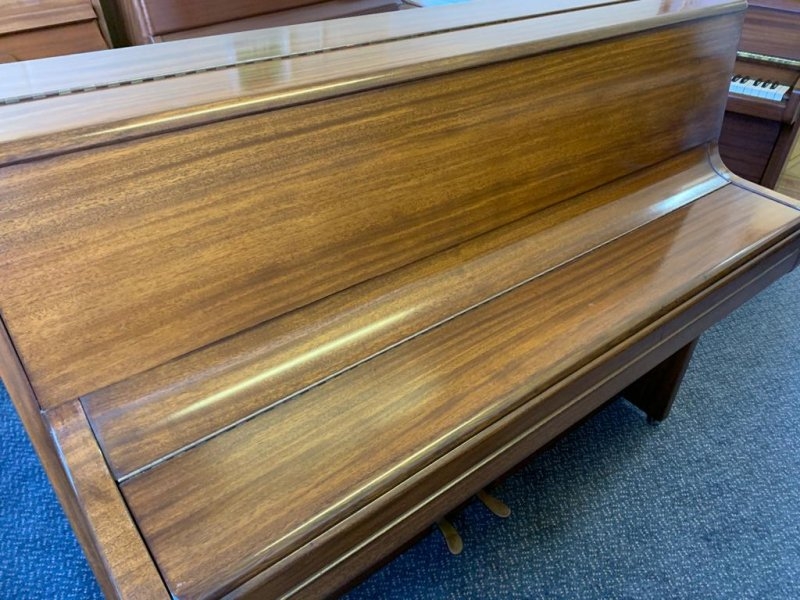 Welmar upright Piano in mahogany – Gallery image – Roberts Pianos Oxford