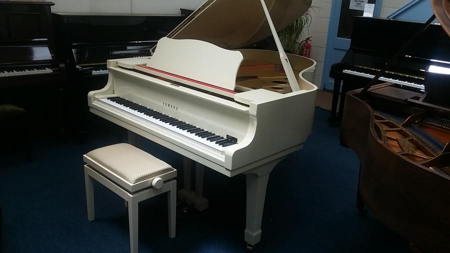Yamaha G3E grand Piano in ivory/cream – Featured image – Roberts Pianos Oxford