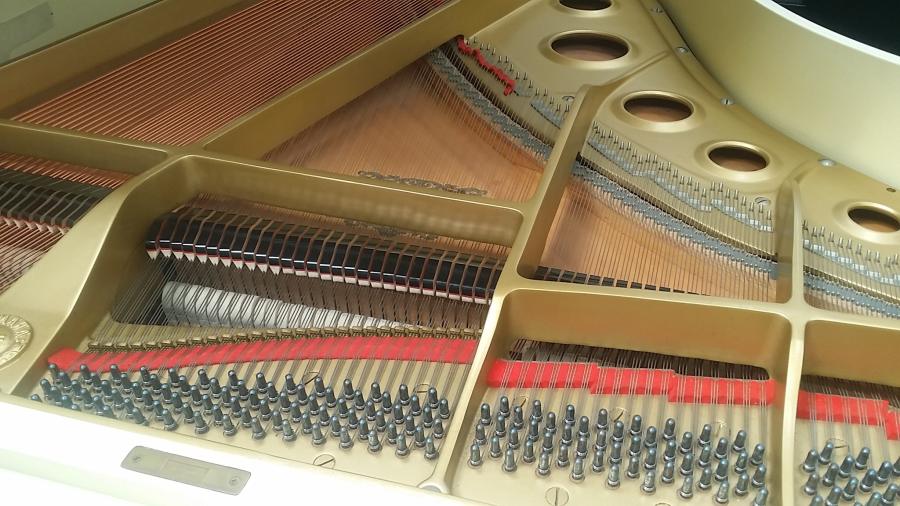 Yamaha G3E grand Piano in ivory/cream – Gallery image – Roberts Pianos Oxford
