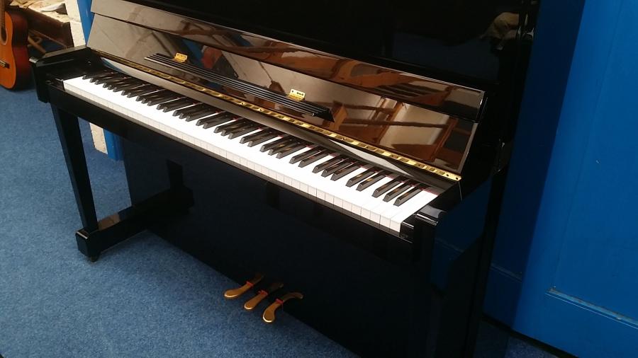 Kawai HA20 upright Piano in gloss black – Featured image – Roberts Pianos Oxford