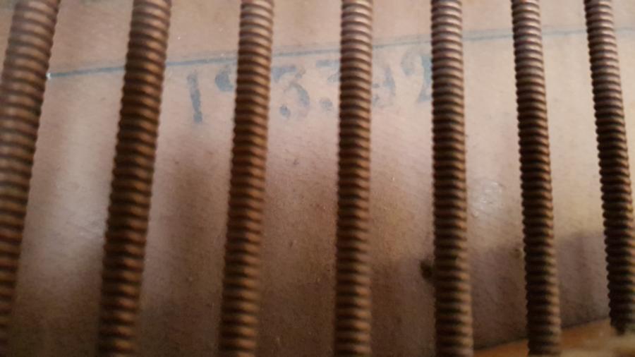 Bluthner Style IV grand Piano in mahogany – Gallery image – Roberts Pianos Oxford