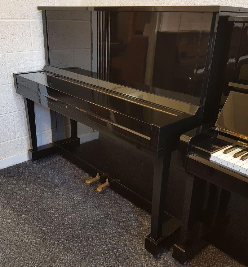 Kawai K8 upright Piano in Bright black – Gallery image – Roberts Pianos Oxford