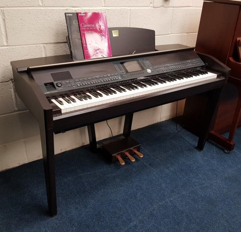 Yamaha Clavinova CVP 505 digital Piano in black – Featured image – Roberts Pianos Oxford