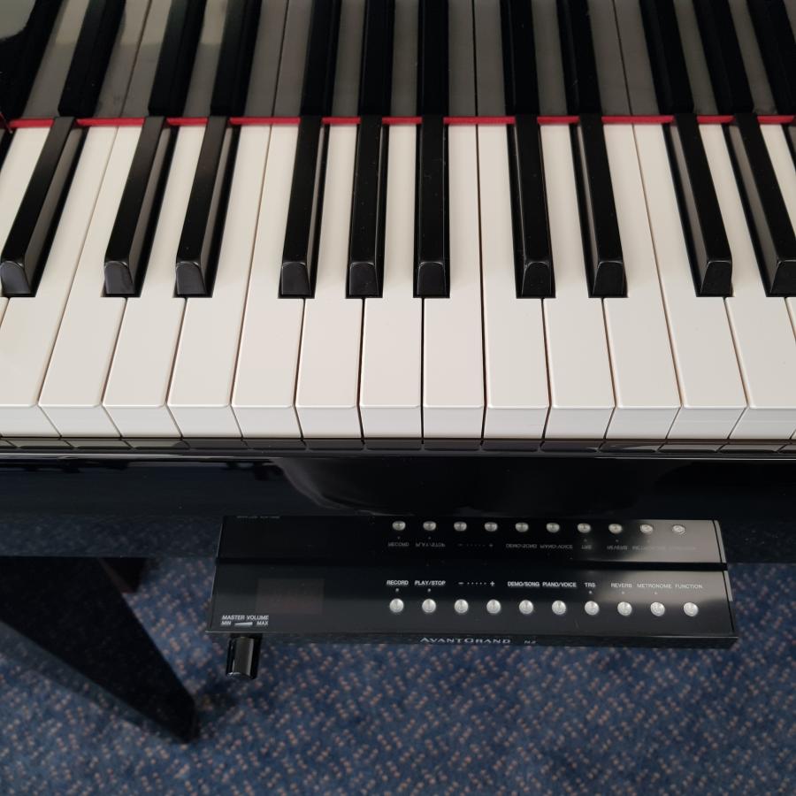 Yamaha Clavinova AvantGrand N2 digital Piano in Black – Gallery image – Roberts Pianos Oxford