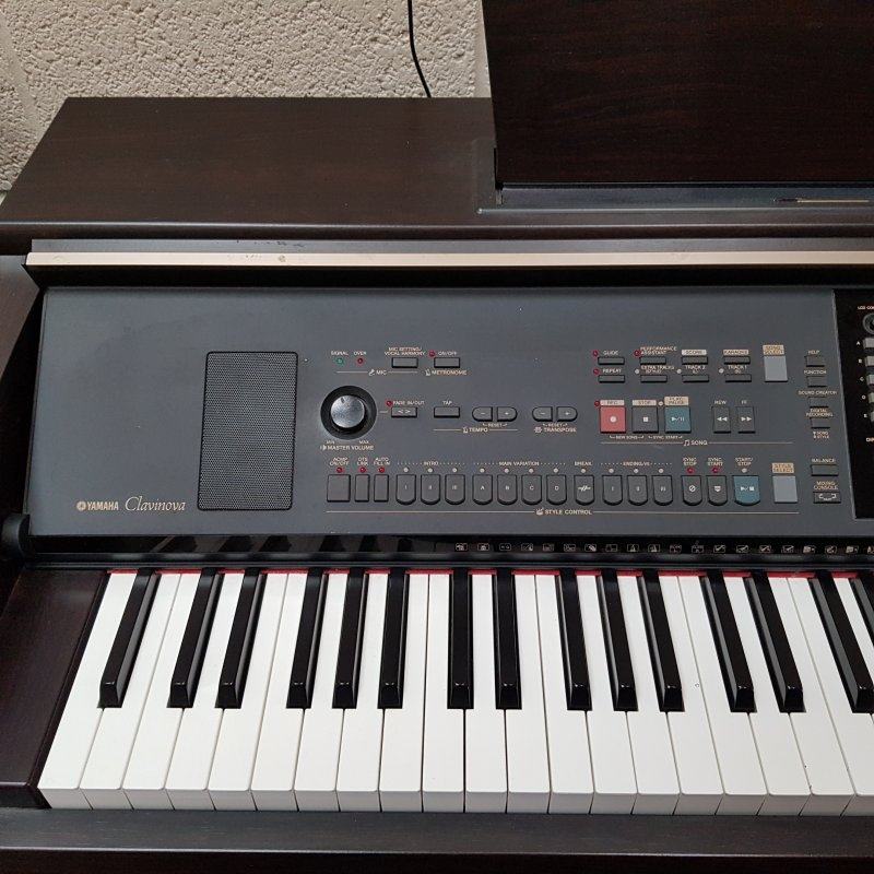 Yamaha CVP-303 digital Piano in rosewood – Featured image – Roberts Pianos Oxford