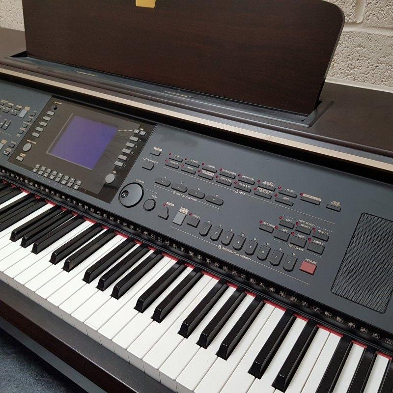 Yamaha CVP-303 digital Piano in rosewood – Gallery image – Roberts Pianos Oxford