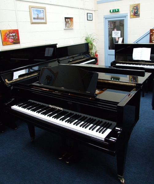 Bluthner Style IV grand Piano in bright black – Gallery image – Roberts Pianos Oxford