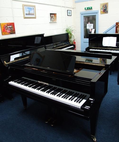 Bluthner Style IV grand Piano in bright black – Gallery image – Roberts Pianos Oxford