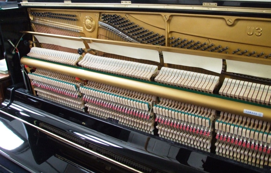 Yamaha U3H upright Piano in black – Gallery image – Roberts Pianos Oxford