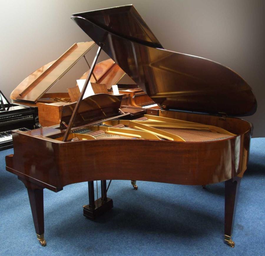 Bluthner style IVa Aliquot grand Piano in mahogany – Gallery image – Roberts Pianos Oxford