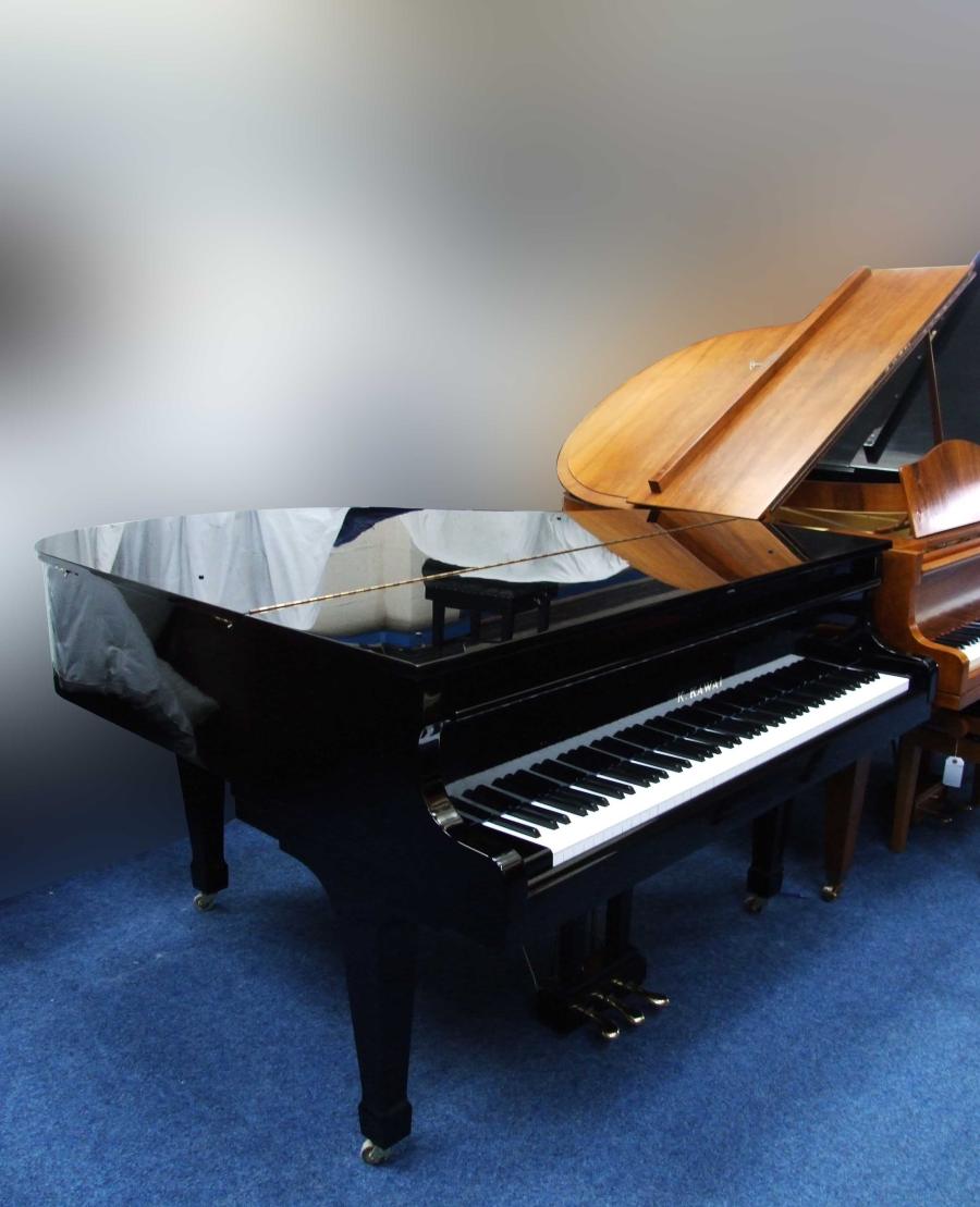Kawai KG-1C grand Piano in black polyester – Gallery image – Roberts Pianos Oxford