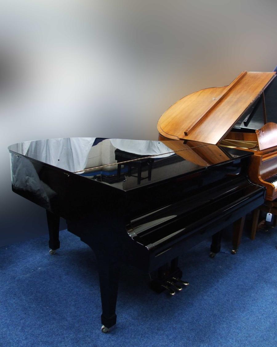 Kawai KG-1C grand Piano in black polyester – Gallery image – Roberts Pianos Oxford