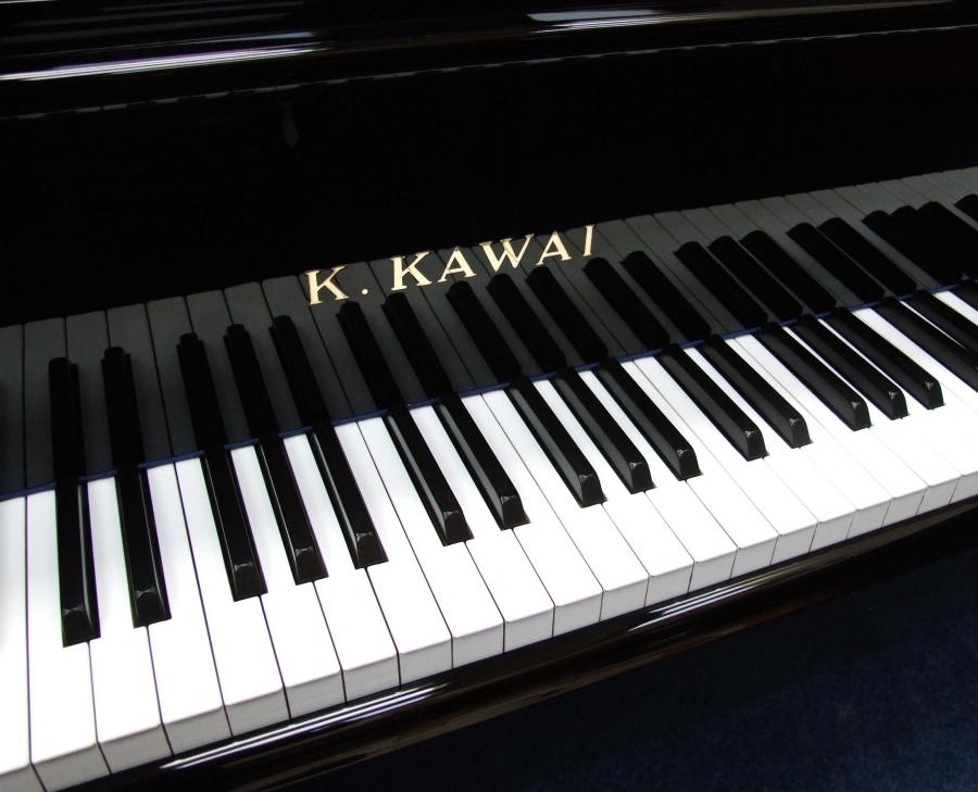 Kawai KG-1C grand Piano in black polyester – Gallery image – Roberts Pianos Oxford