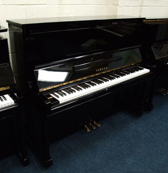Yamaha MX101R upright Piano in bright black – Featured image – Roberts Pianos Oxford