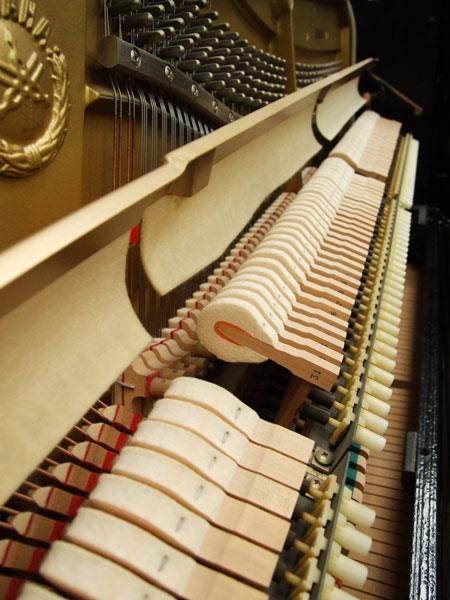 Yamaha MX101R upright Piano in bright black – Gallery image – Roberts Pianos Oxford