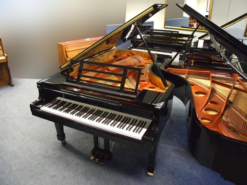 Feurich 218 grand Piano in bright black – Gallery image – Roberts Pianos Oxford