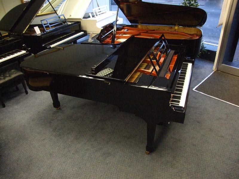 Feurich 218 grand Piano in bright black – Gallery image – Roberts Pianos Oxford