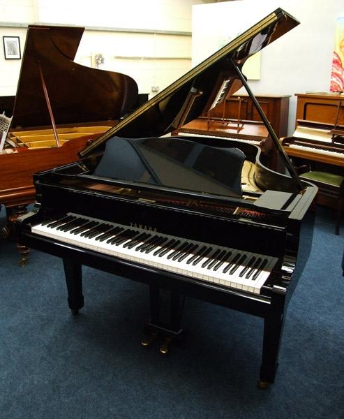 Yamaha G3 grand Piano in Bright black – Featured image – Roberts Pianos Oxford