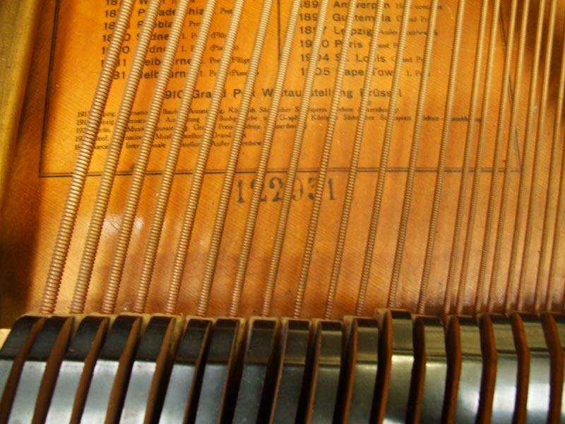 Bluthner IV grand Piano in mahogany – Gallery image – Roberts Pianos Oxford