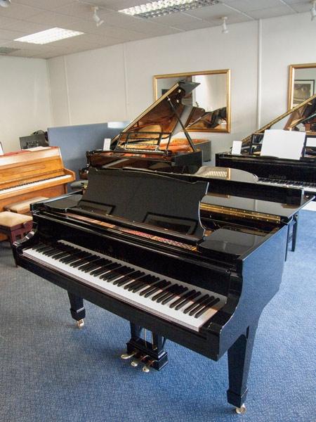 Steinway M Grand Piano – Gallery image – Roberts Pianos Oxford