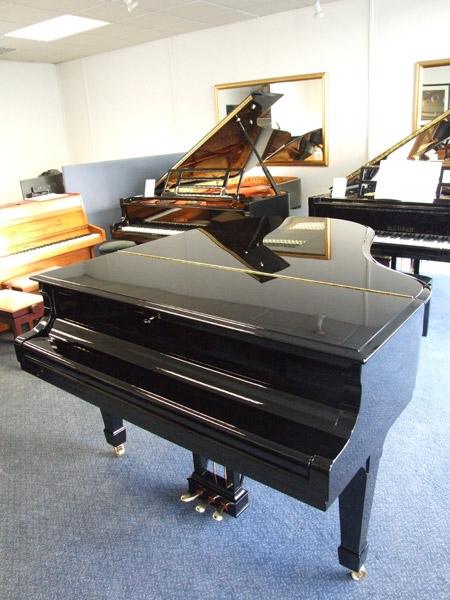 Steinway M Grand Piano – Gallery image – Roberts Pianos Oxford