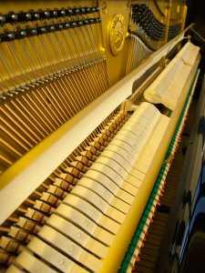 Yamaha U3M upright Piano in bright black – Gallery image – Roberts Pianos Oxford