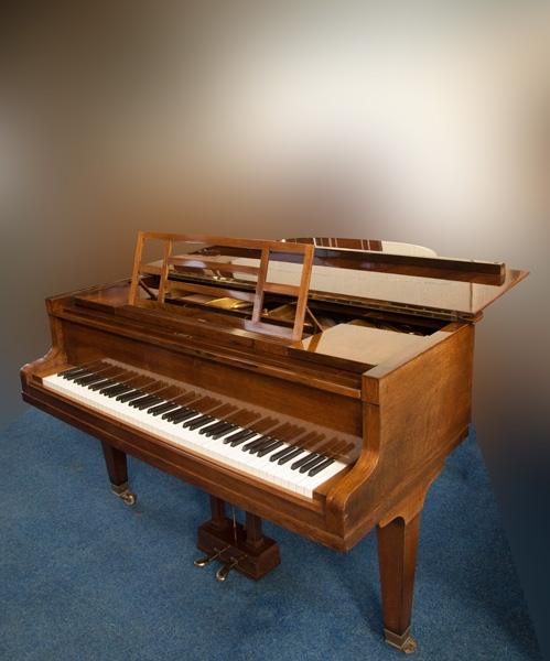 Bluthner Style VI Aliquot grand Piano in rosewood – Gallery image – Roberts Pianos Oxford