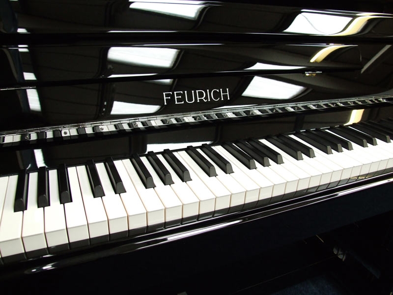 Feurich 122 Silent System upright Piano in bright black – Gallery image – Roberts Pianos Oxford