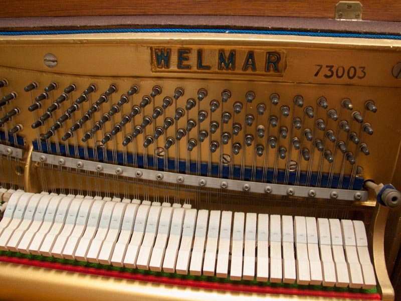 Welmar upright Piano in rosewood – Gallery image – Roberts Pianos Oxford