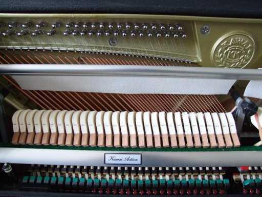 Kawai K-200 upright Piano in bright-black – Gallery image – Roberts Pianos Oxford
