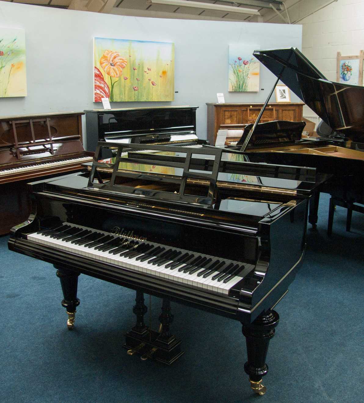 Bluthner Style VI grand Piano in bright black – Gallery image – Roberts Pianos Oxford