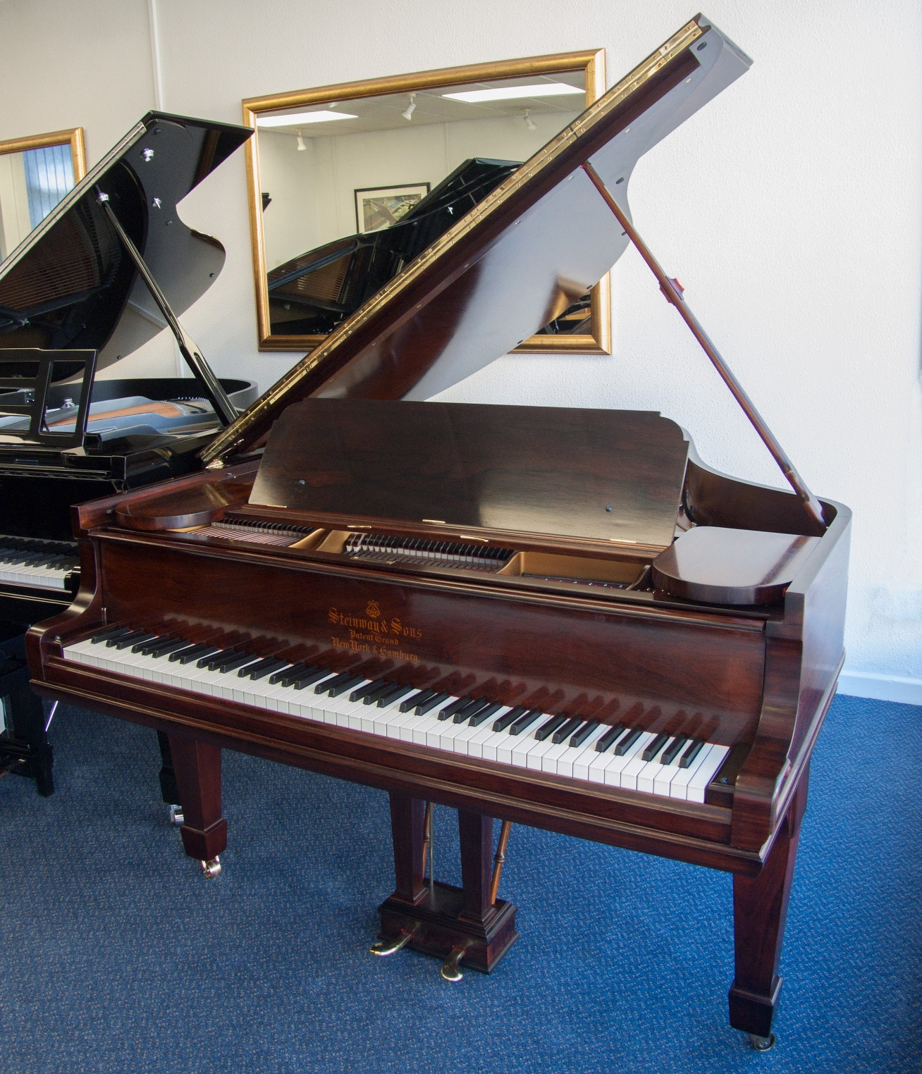 Steinway O