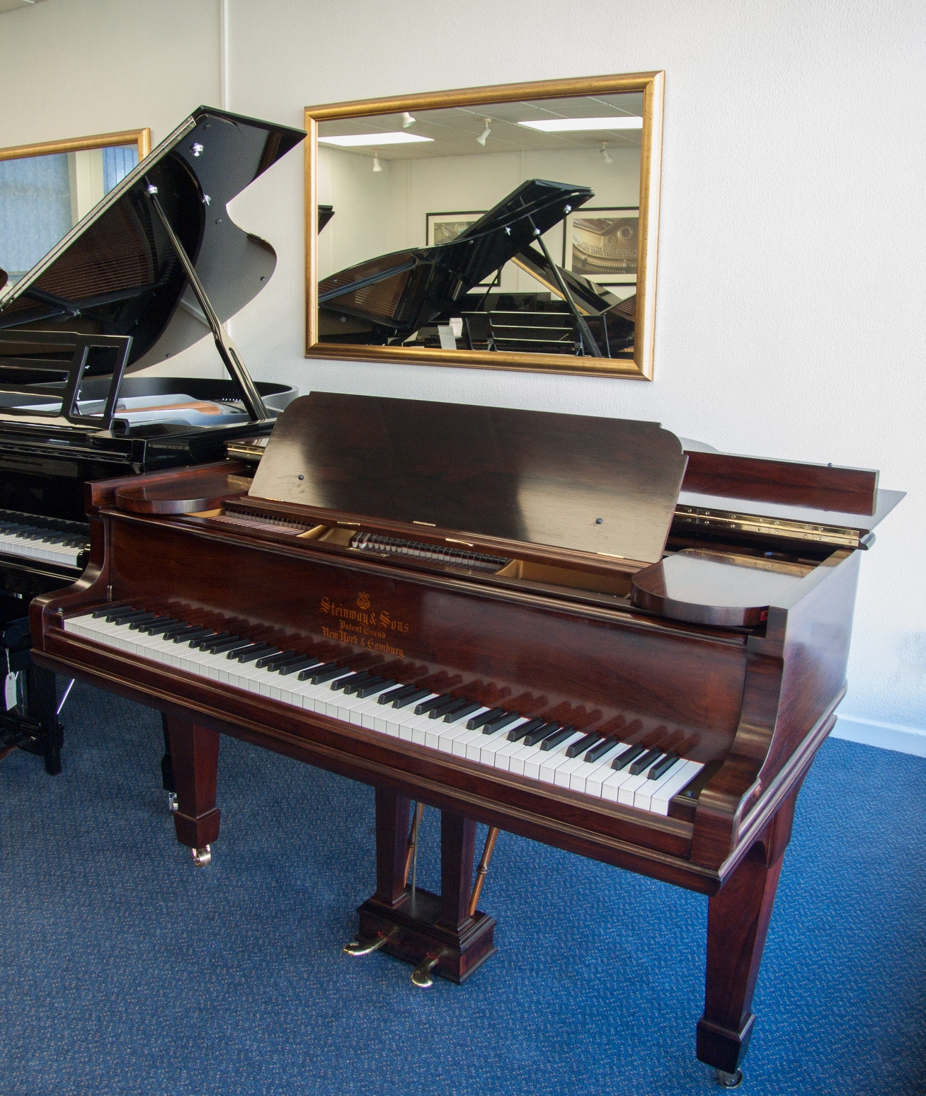 Steinway O