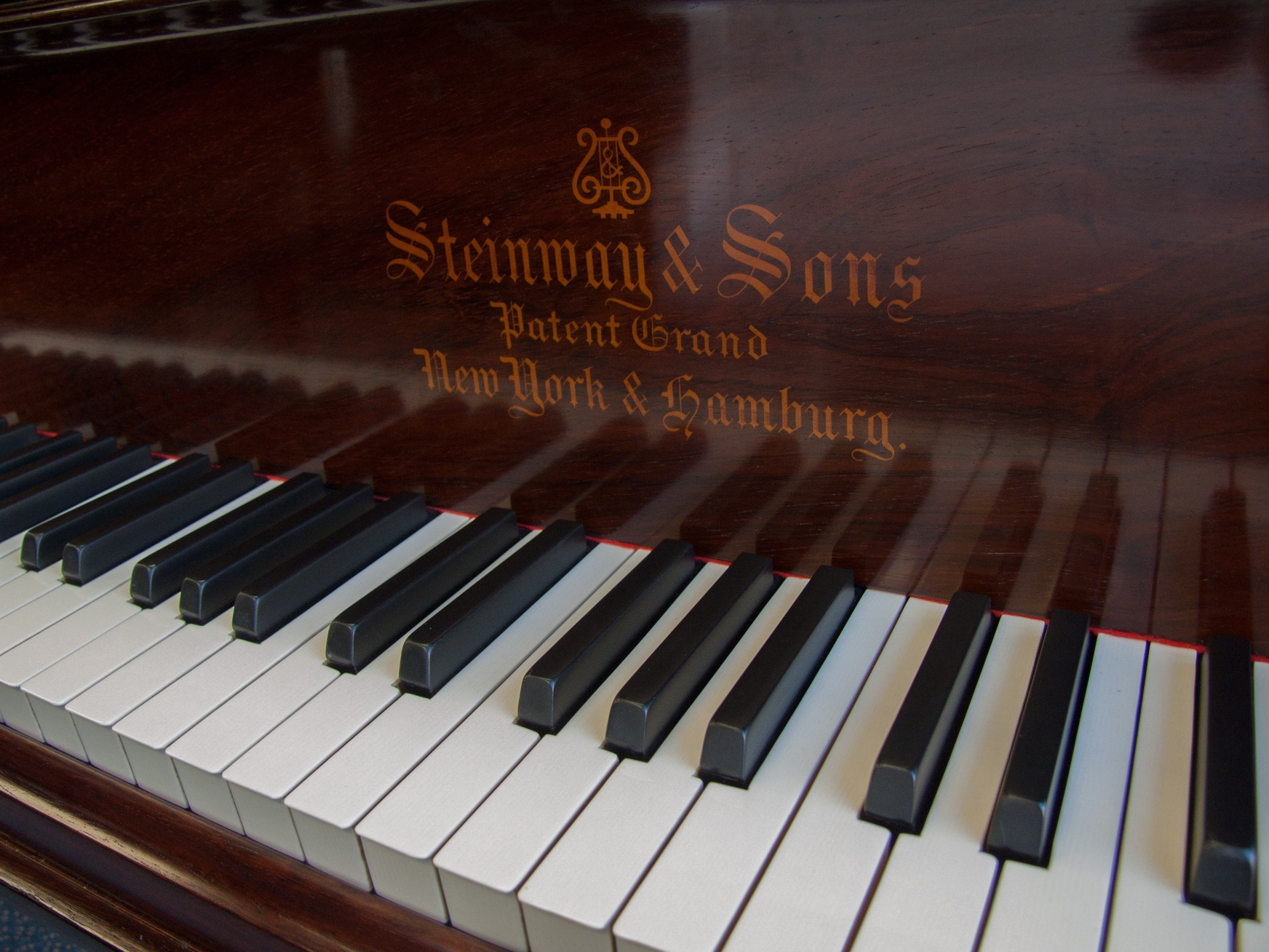 Steinway O