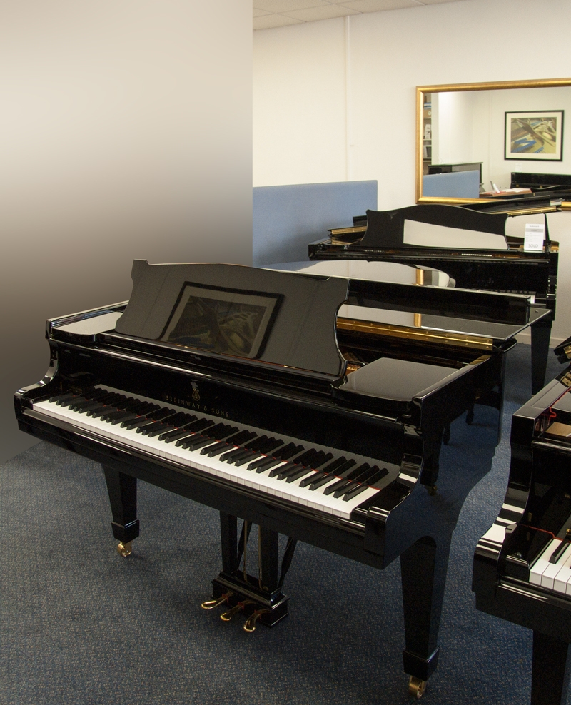 Steinway O