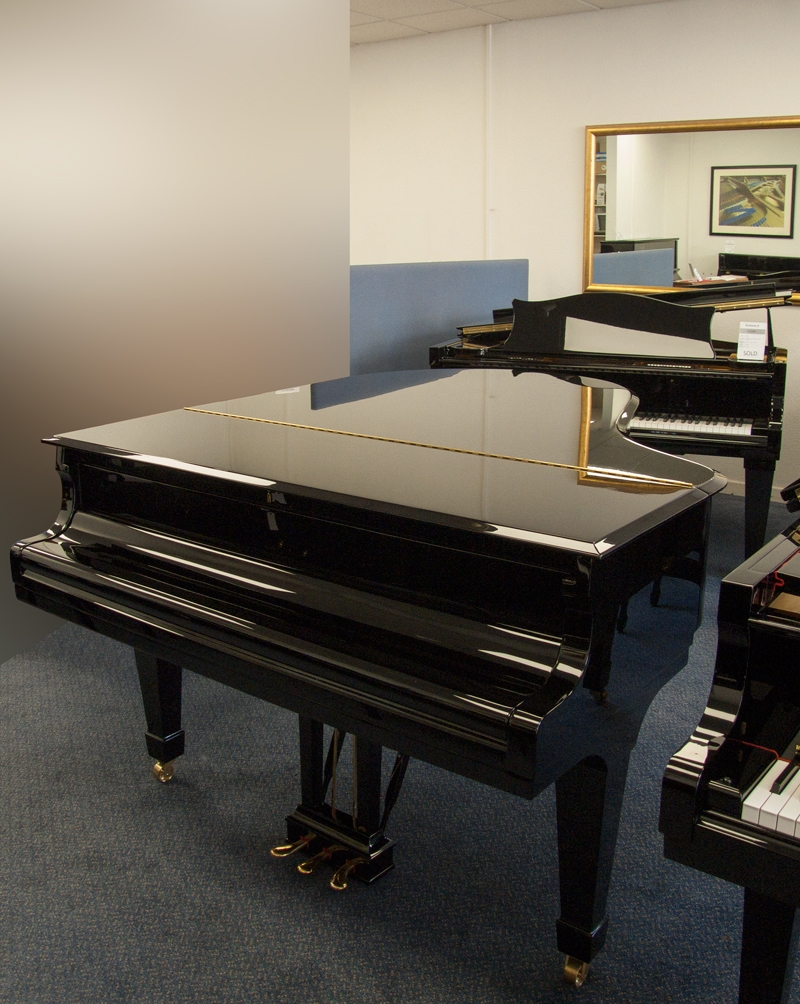 Steinway O
