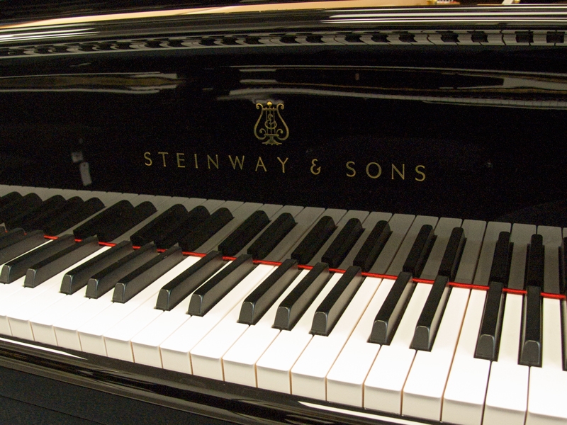 Steinway O