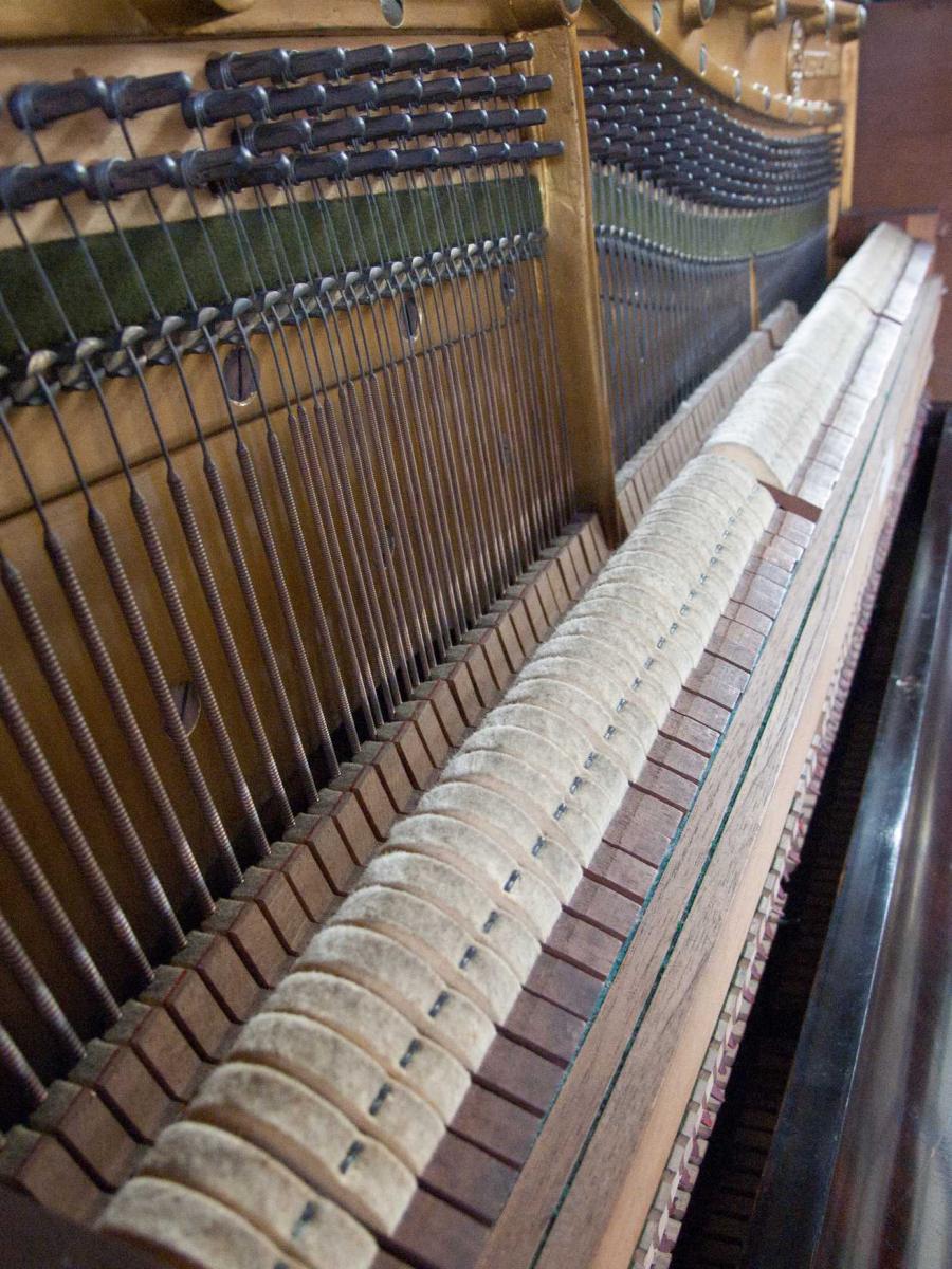 Bechstein 10 upright Piano in dark mahogany – Gallery image – Roberts Pianos Oxford