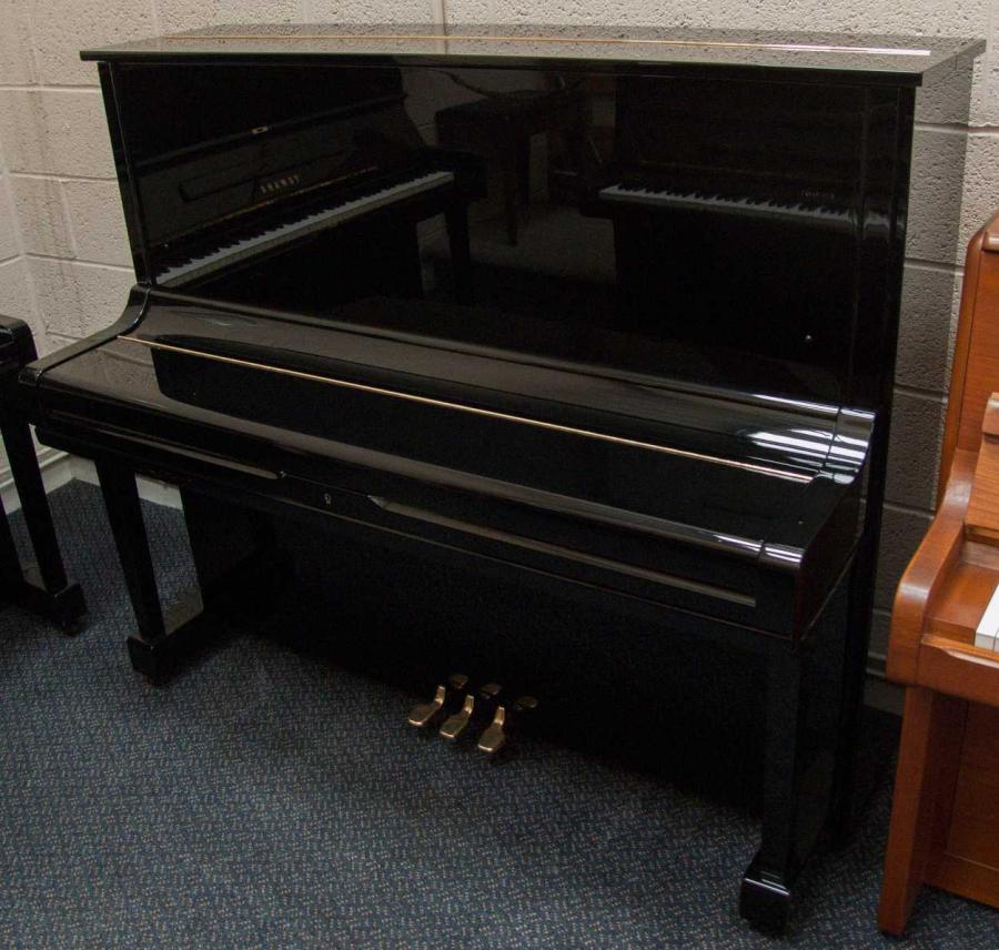 Yamaha U3H upright Piano in black polyester – Gallery image – Roberts Pianos Oxford